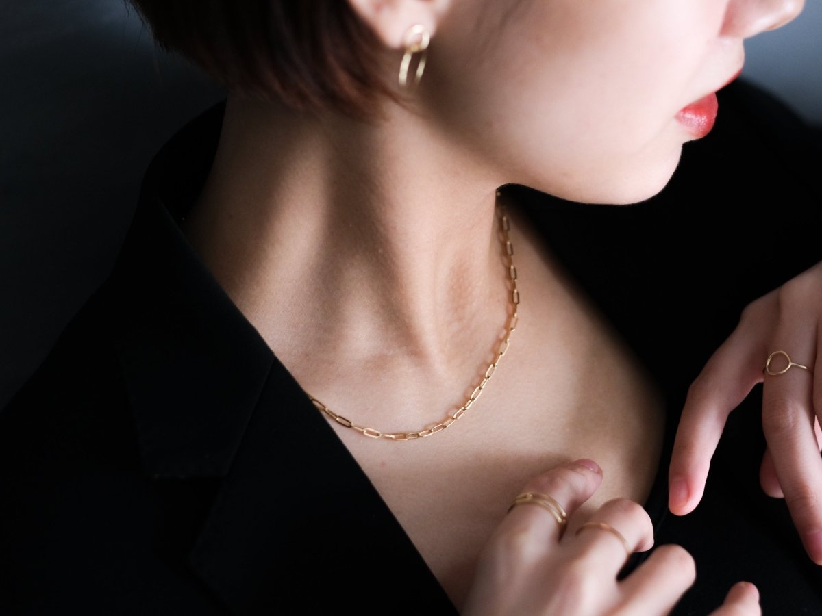 パーソナルカラー別!あなたに似合うアクセサリーの色 - aucentic