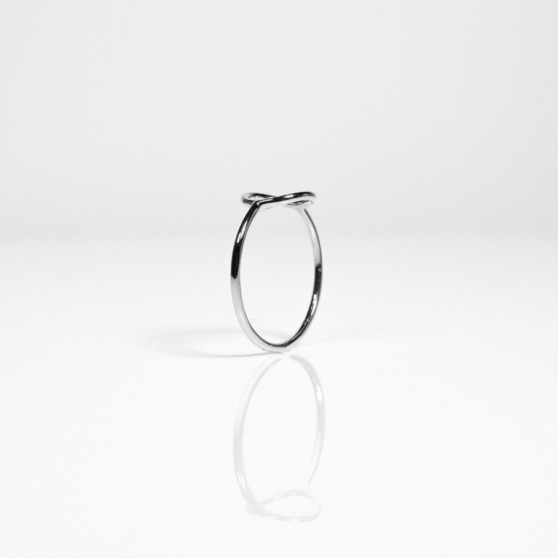 14k Solid Gold Circle Ring WG - aucentic