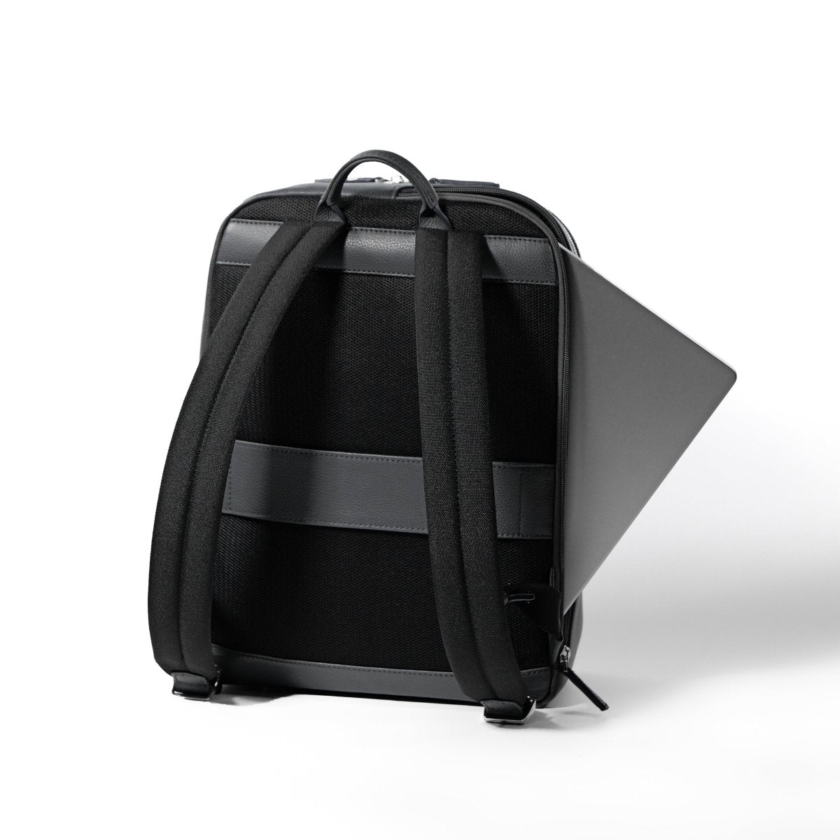 <受注生産:8月15日より順次発送予定>Full Grain Leather Backpack (Grey) - aucentic