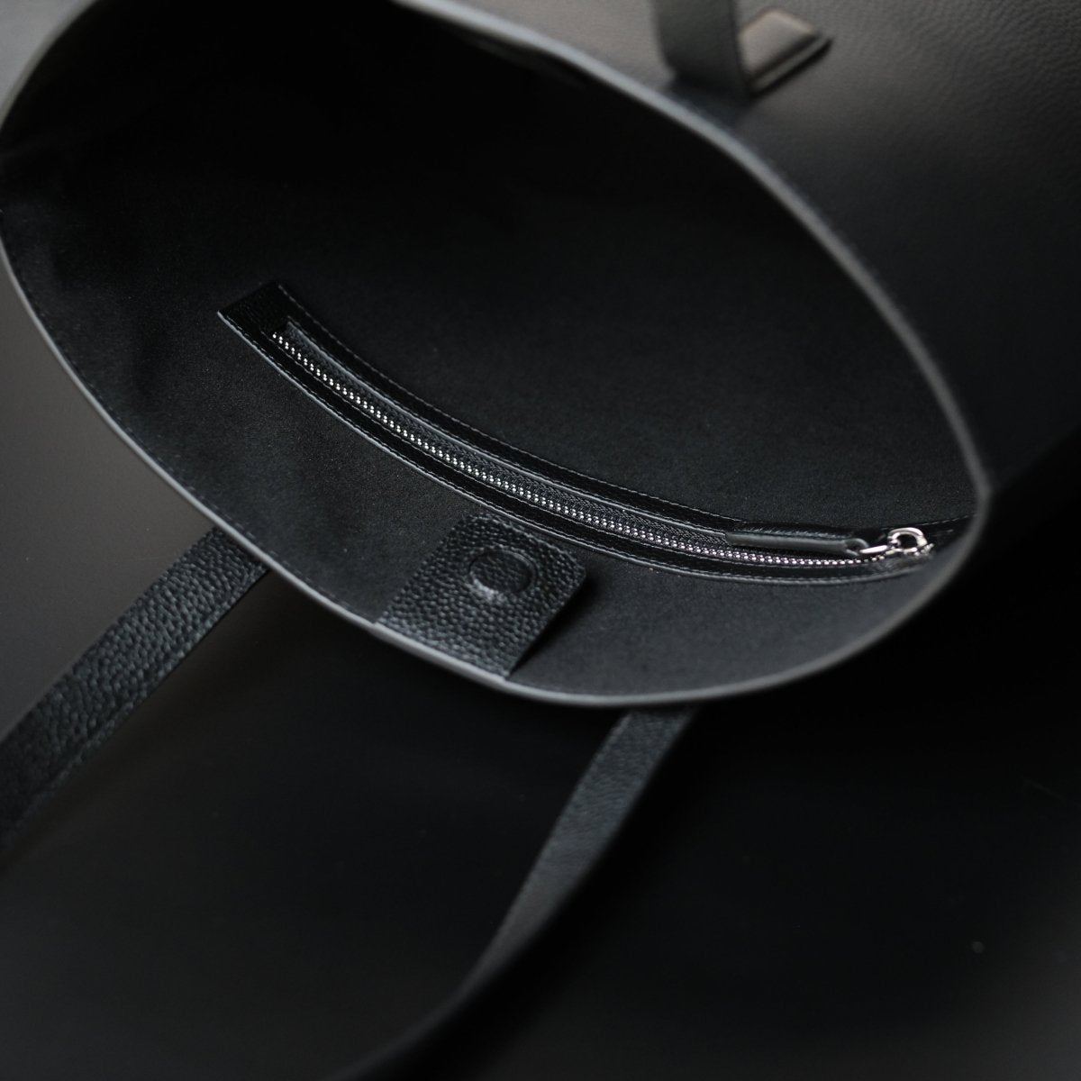 <受注生産:8月15日より順次発送予定>Italian Leather Casual Tote - aucentic