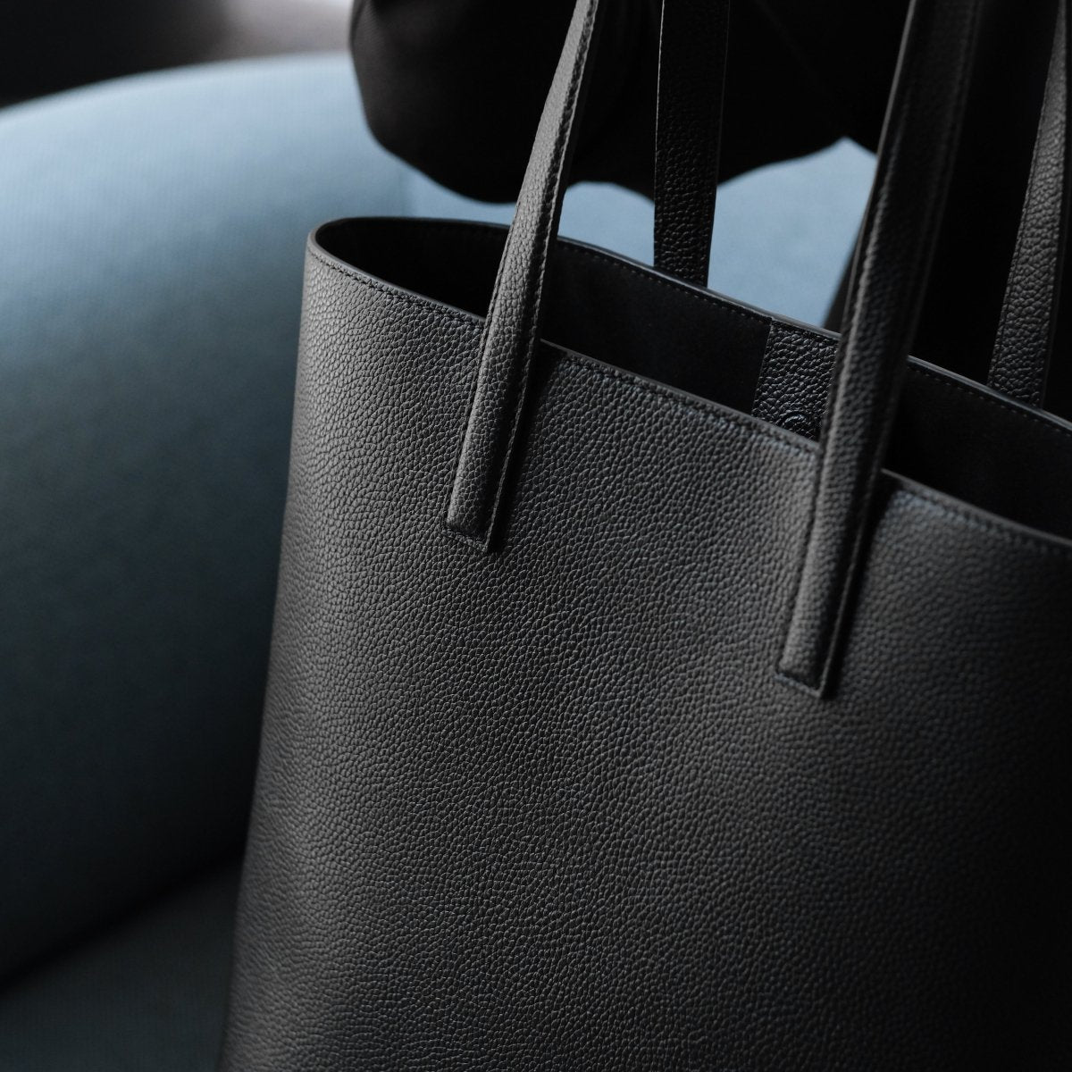 <受注生産:8月15日より順次発送予定>Italian Leather Casual Tote (Medium) - aucentic