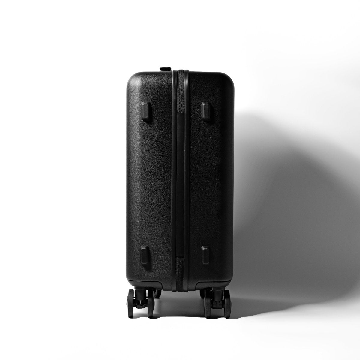 Essential Luxe Suitcase - aucentic