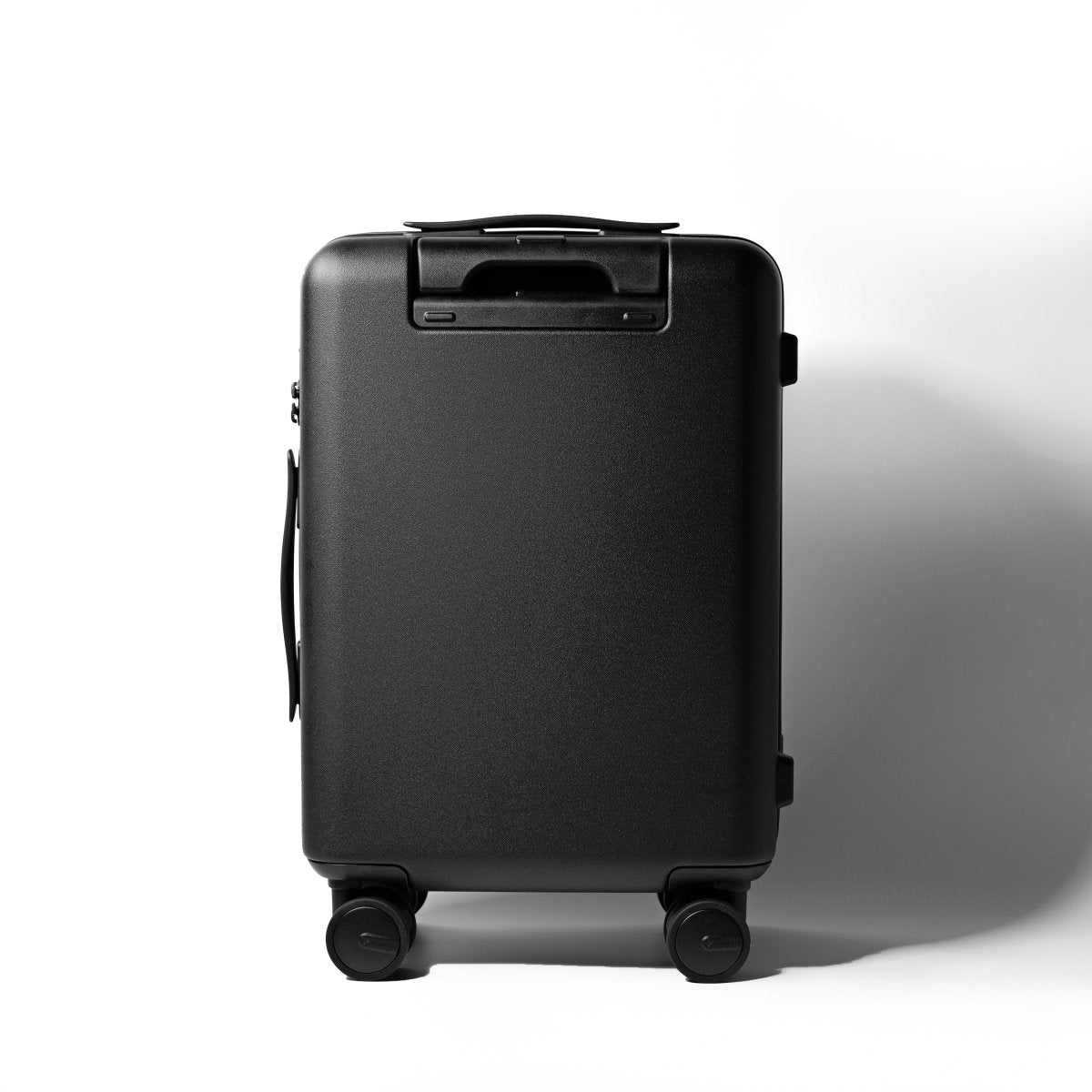 Essential Luxe Suitcase - aucentic