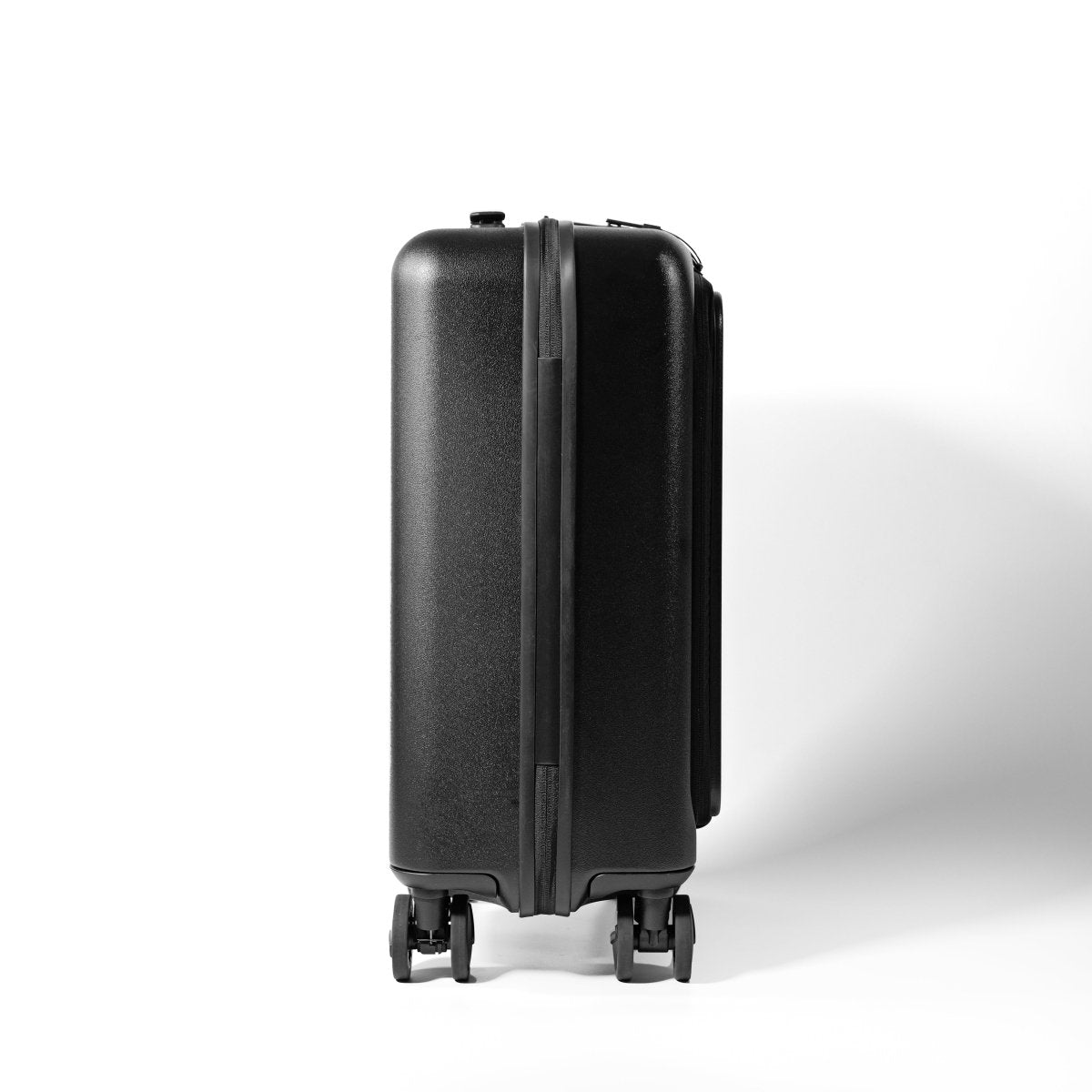 Essential Smart Suitcase - aucentic