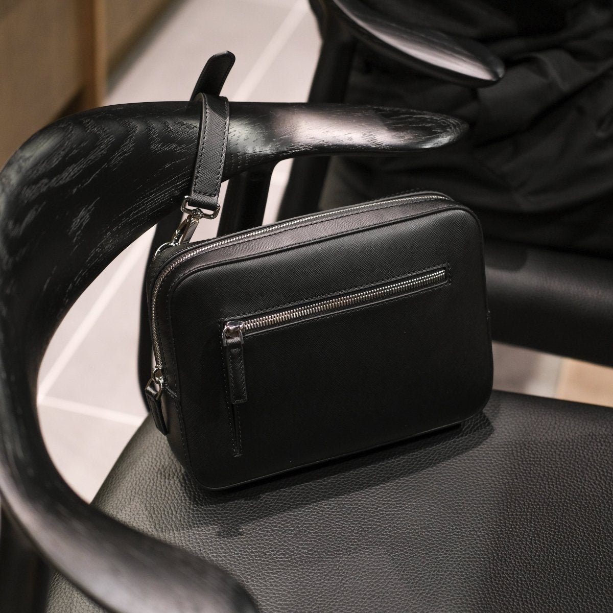 Italian Saffiano Leather Crossbody Bag (Black) - aucentic