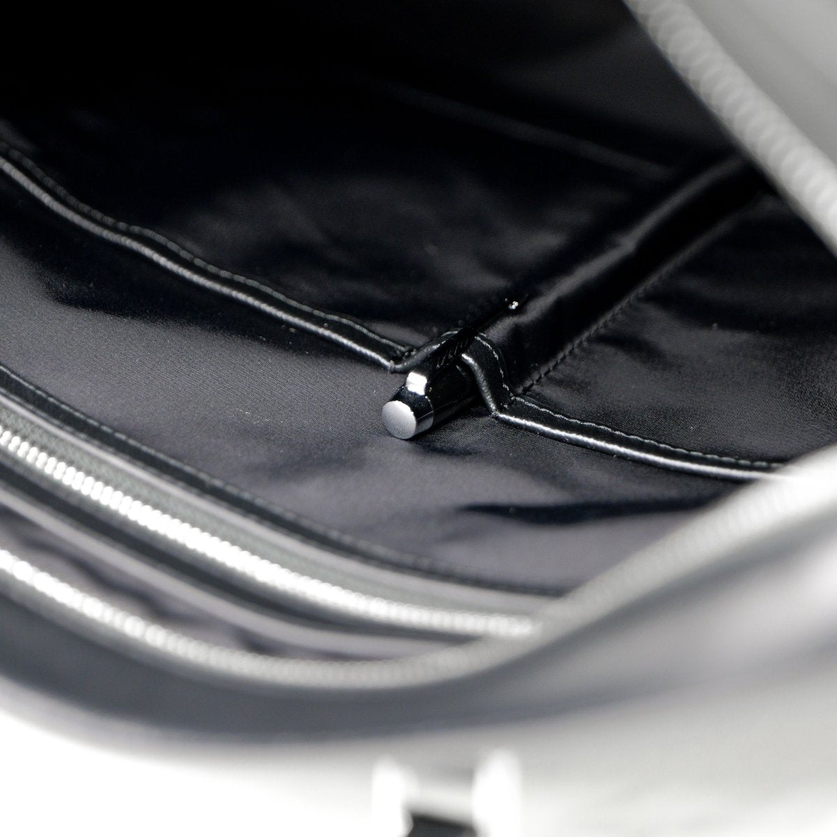 Italian Saffiano Leather Tote (Black) - aucentic