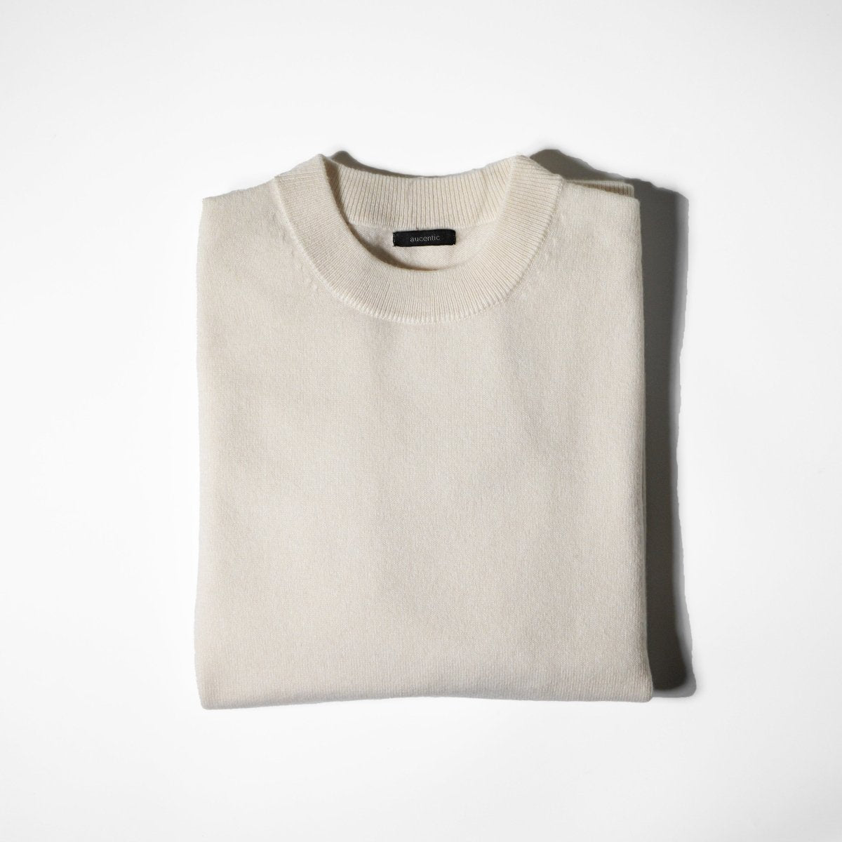 Mongolian Cashmere Crewneck Sweater (women's) - aucentic