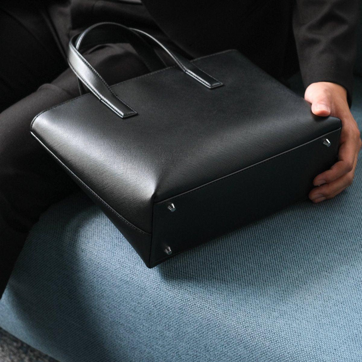 Saffiano Leather Small Tote (Black) - aucentic