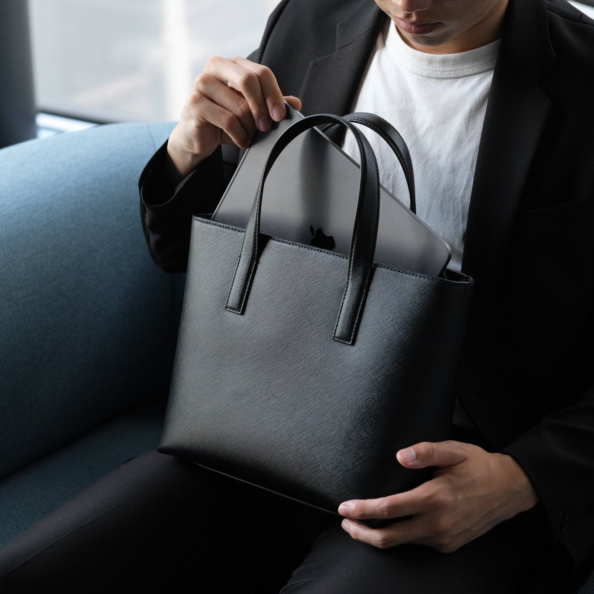 Saffiano Leather Small Tote (Black) - aucentic