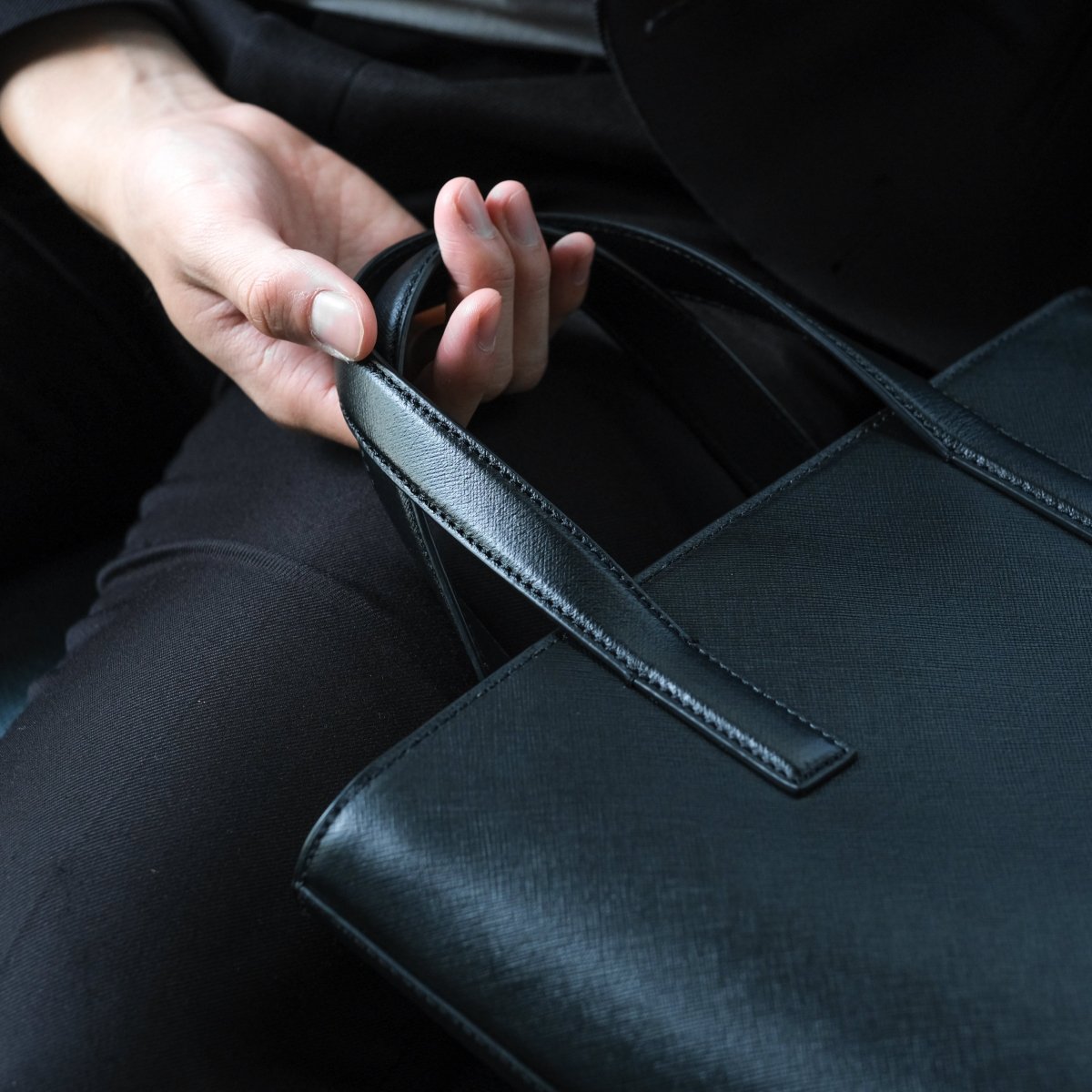 Saffiano Leather Small Tote (Black) - aucentic