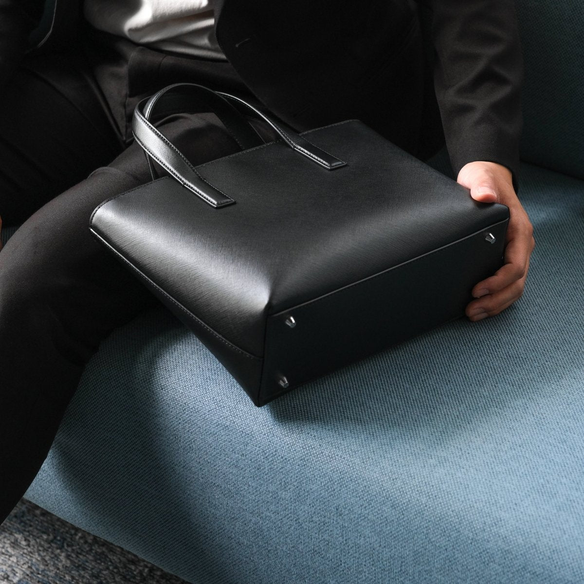 Saffiano Leather Small Tote (Black) - aucentic