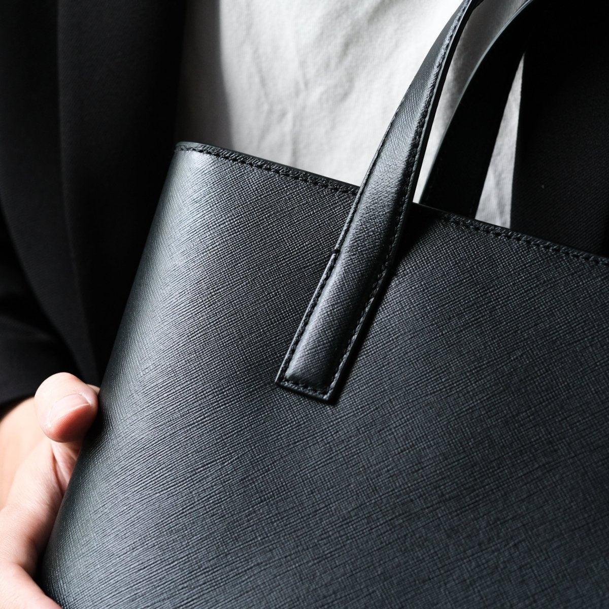 Saffiano Leather Small Tote (Black) - aucentic