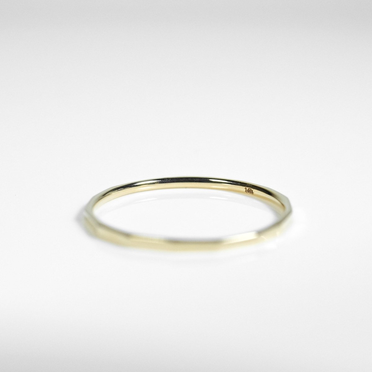 14k Fine Hammered Ring - aucentic