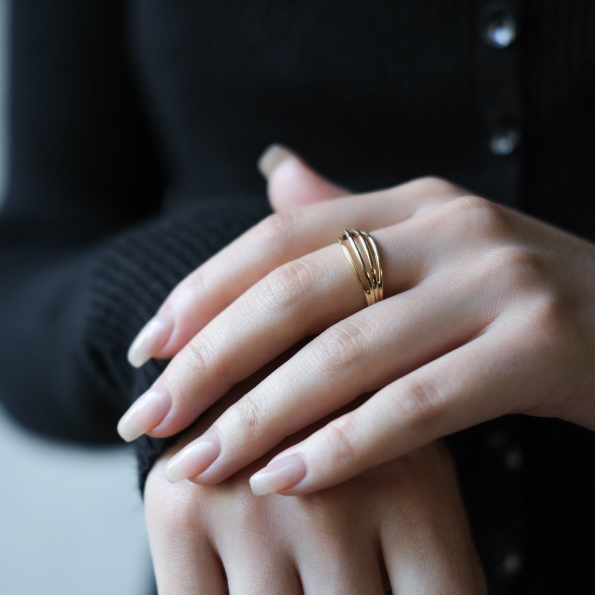 14k Solid Gold Fan Shape Ring - aucentic