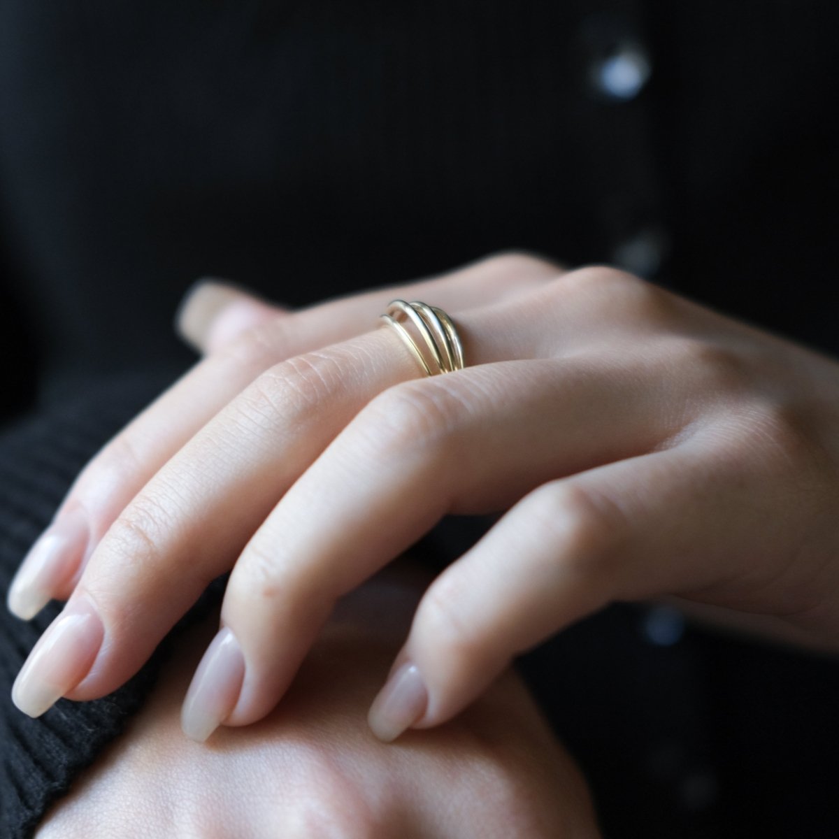 14k Solid Gold Fan Shape Ring - aucentic