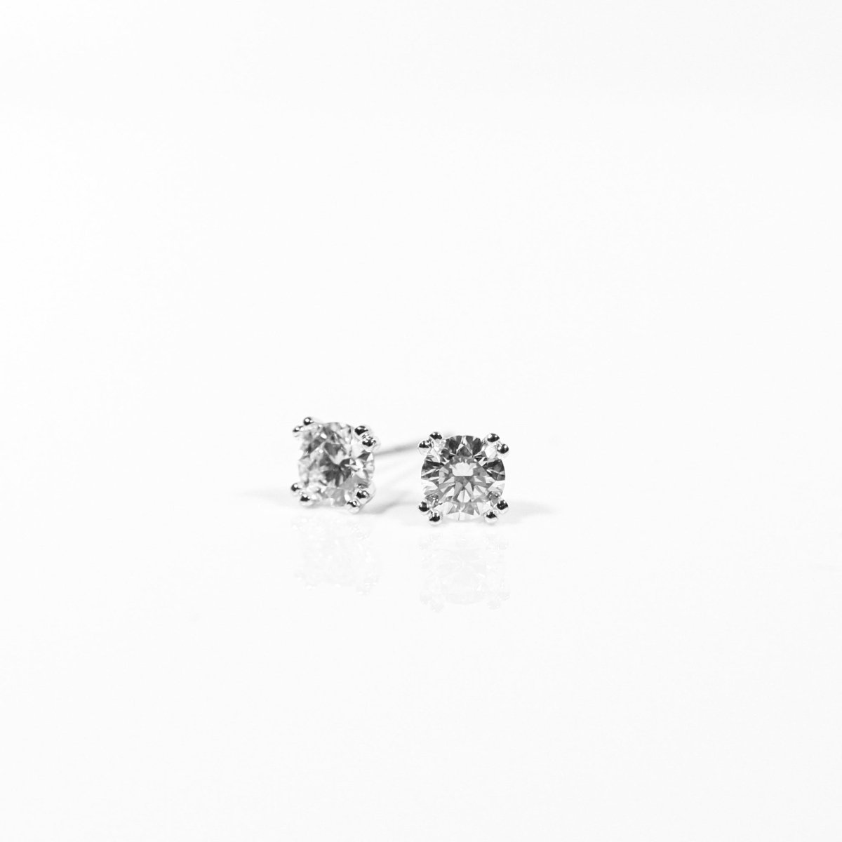 18K 0.3ct Lab Grown Diamond Studs (WG) - aucentic