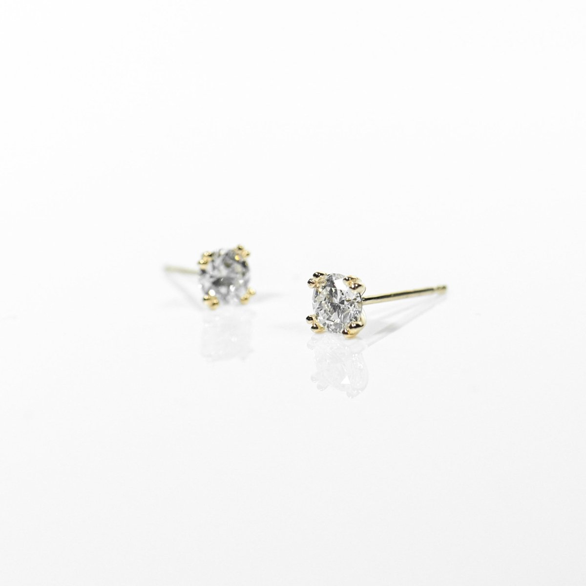 18K 0.3ct Lab Grown Diamond Studs (YG) - aucentic