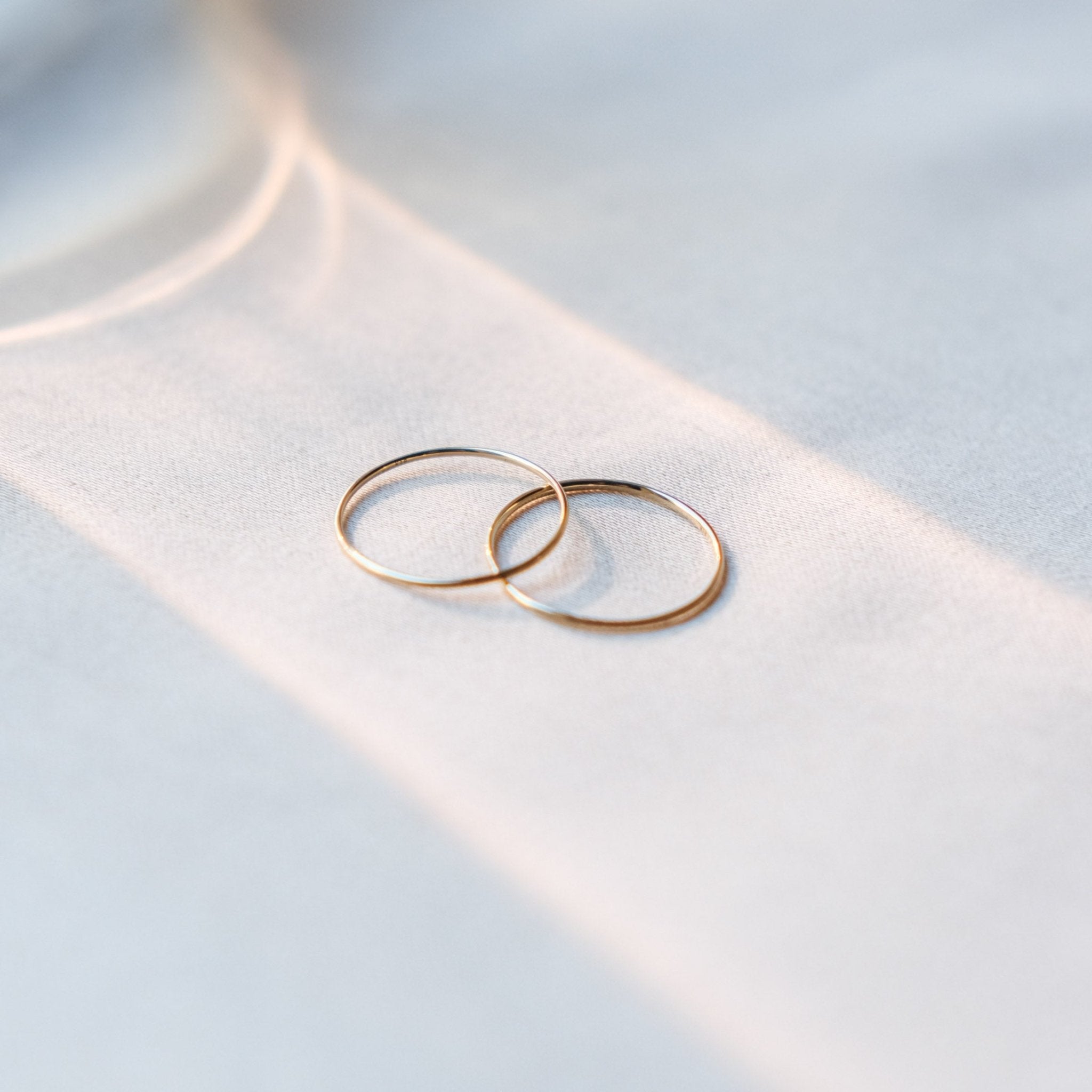 18k Solid Gold Skinny Ring - aucentic