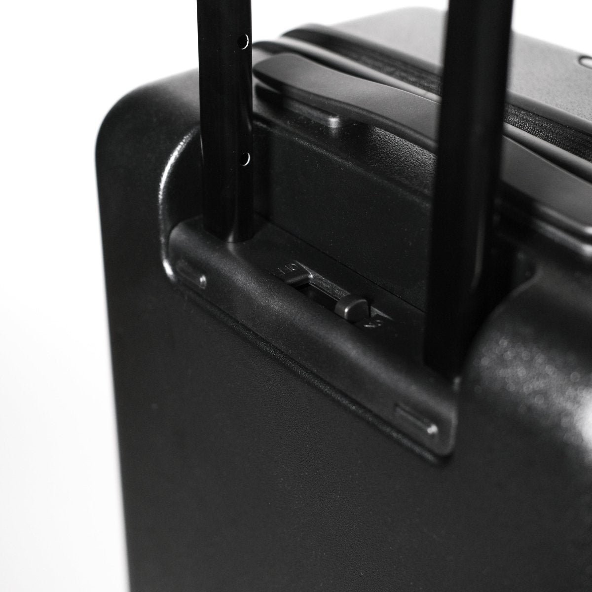 <受注生産 3月15日〜順次発送予定> Essential Luxe Suitcase(Dark Blue) - aucentic