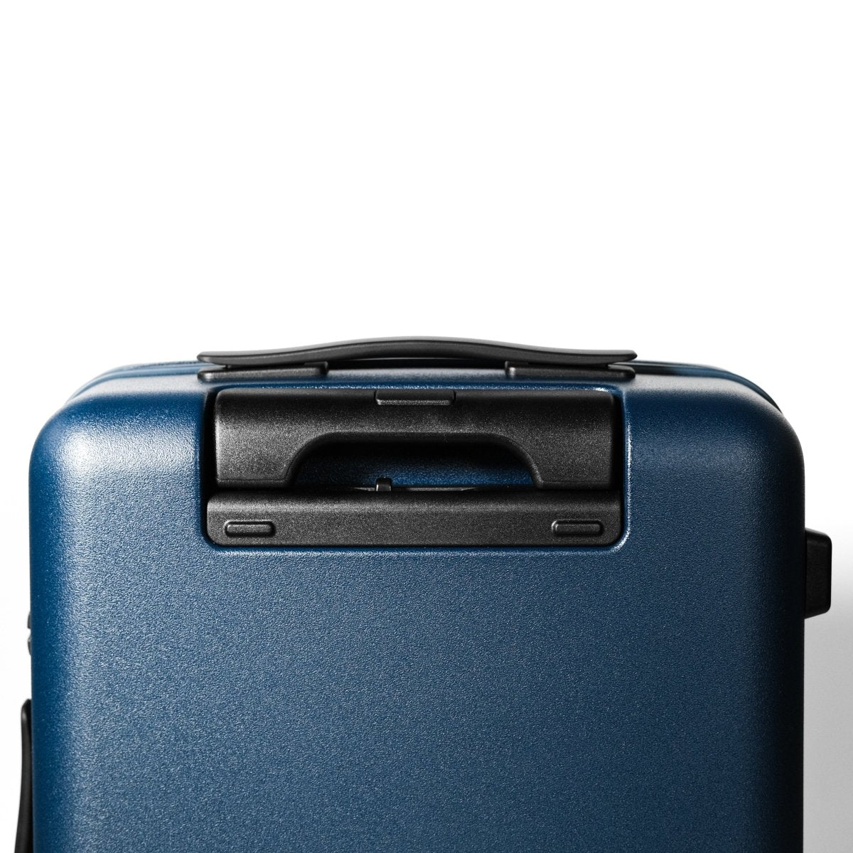 <受注生産 3月15日〜順次発送予定> Essential Luxe Suitcase(Dark Blue) - aucentic