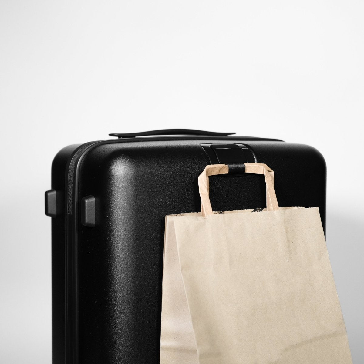 <受注生産 3月15日〜順次発送予定> Essential Luxe Suitcase(Dark Blue) - aucentic