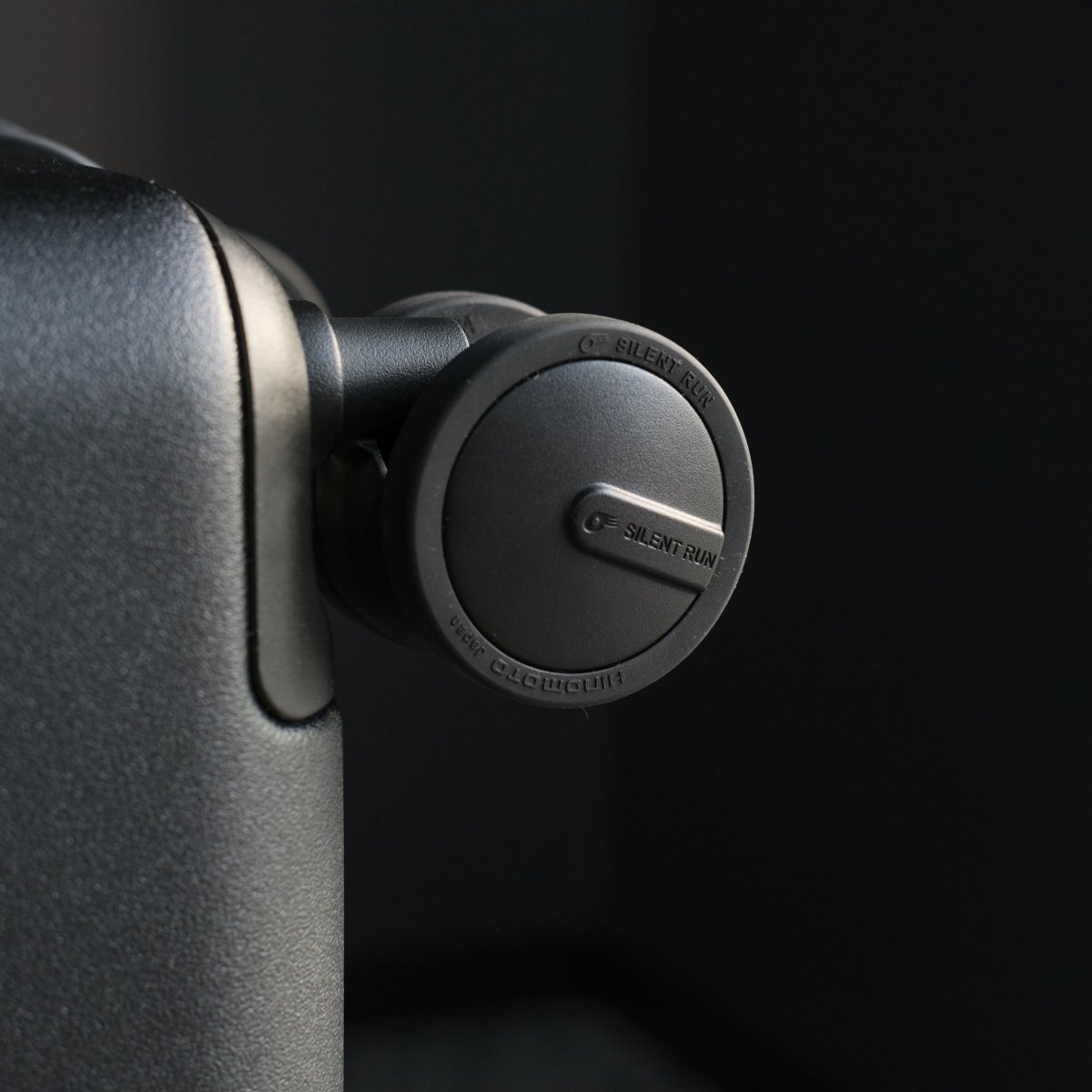 Essential Luxe Suitcase - aucentic