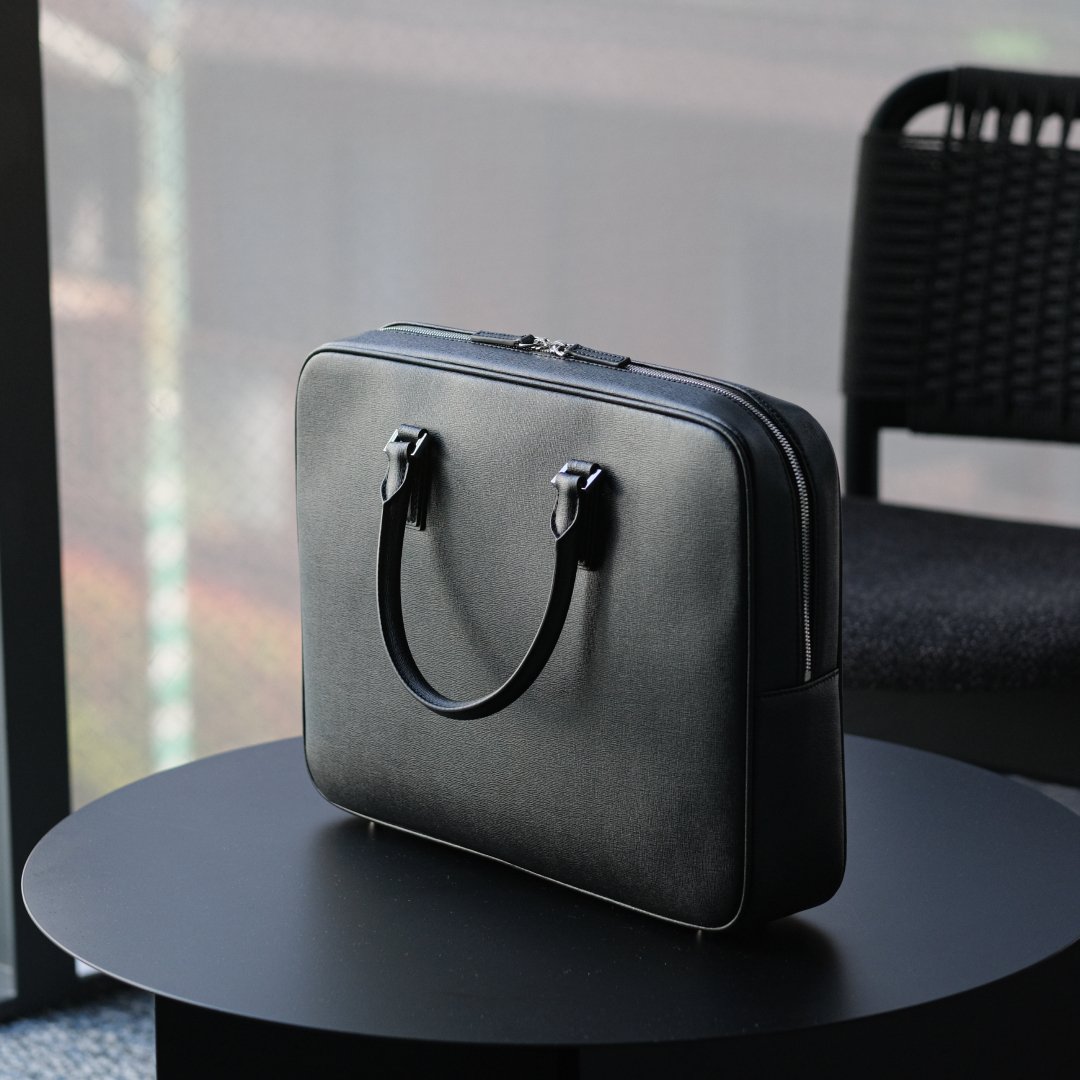 <受注生産 12月上旬より順次配送>Italian Saffiano Leather Briefcase - aucentic