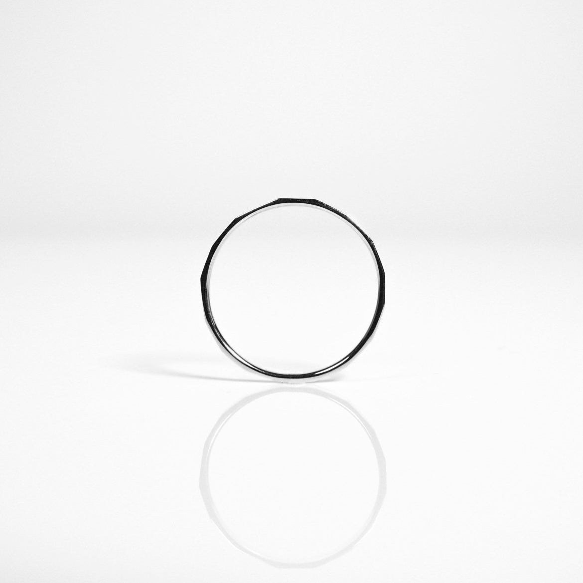 14k Fine Hammered Ring WG - aucentic