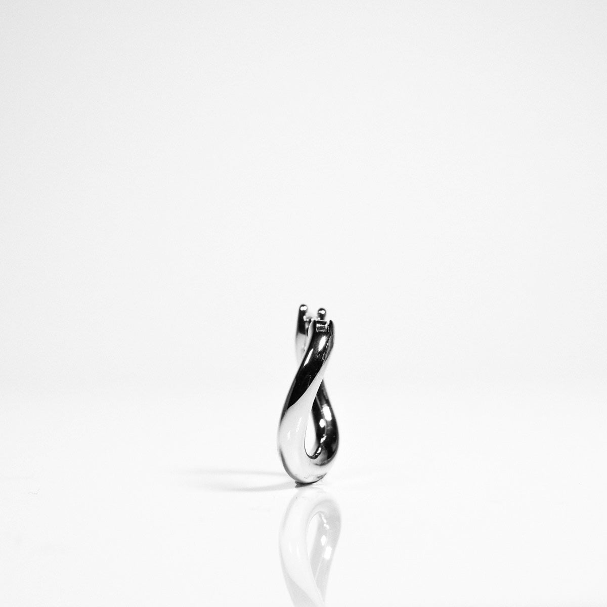 14K Solid Gold Wave Hoops WG - aucentic