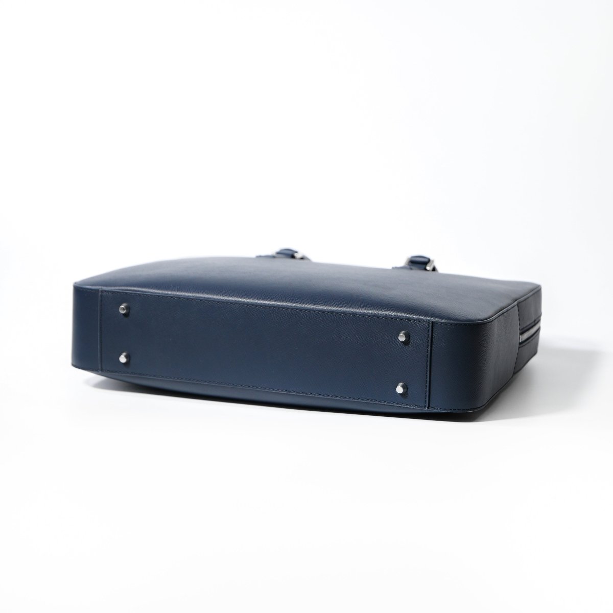 <予約販売：6月9日より順次発送予定>Italian Saffiano Leather Briefcase (Navy) - aucentic