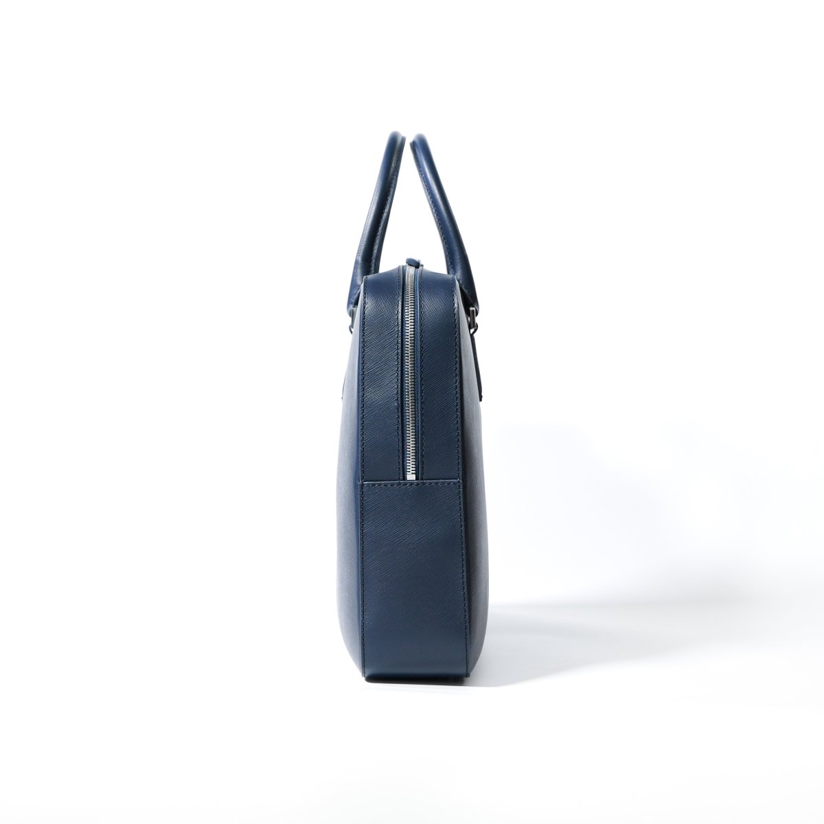 <予約販売：6月9日より順次発送予定>Italian Saffiano Leather Briefcase (Navy) - aucentic
