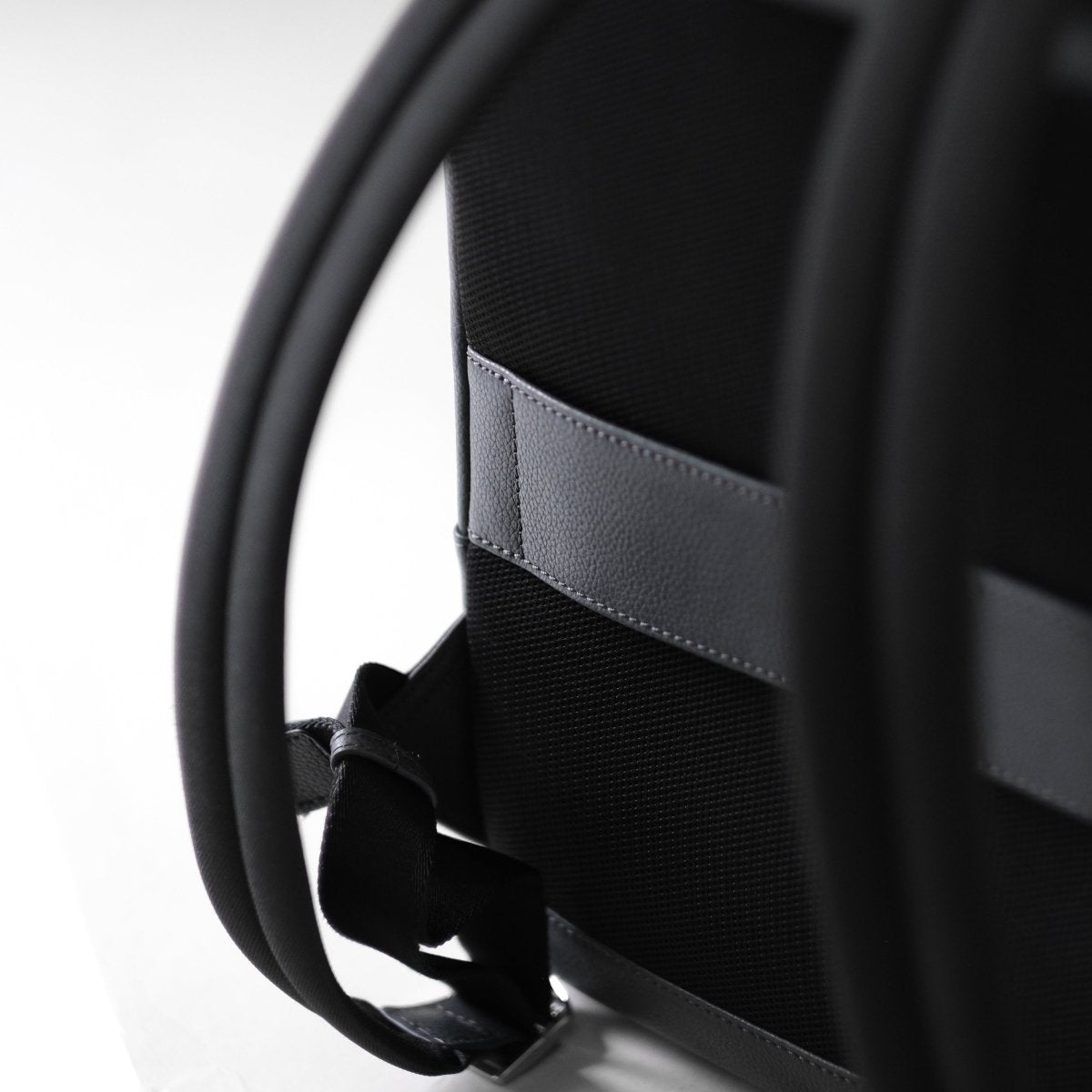 <受注生産：7月30日より順次発送予定>Full Grain Leather Backpack - aucentic