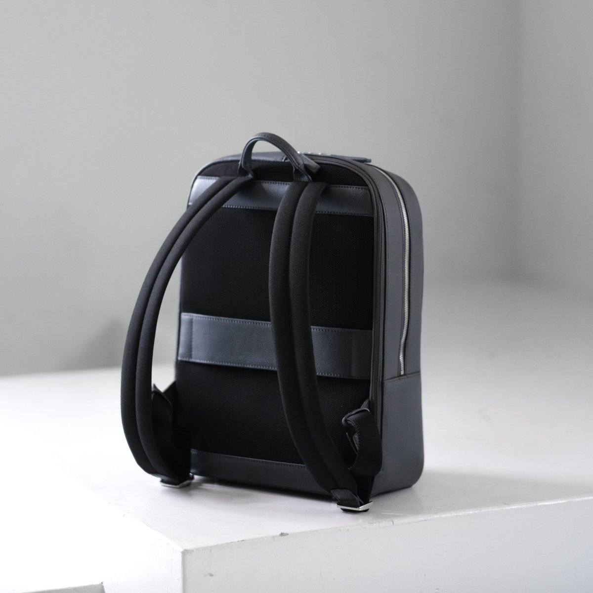 <受注生産：7月30日より順次発送予定>Full Grain Leather Backpack - aucentic