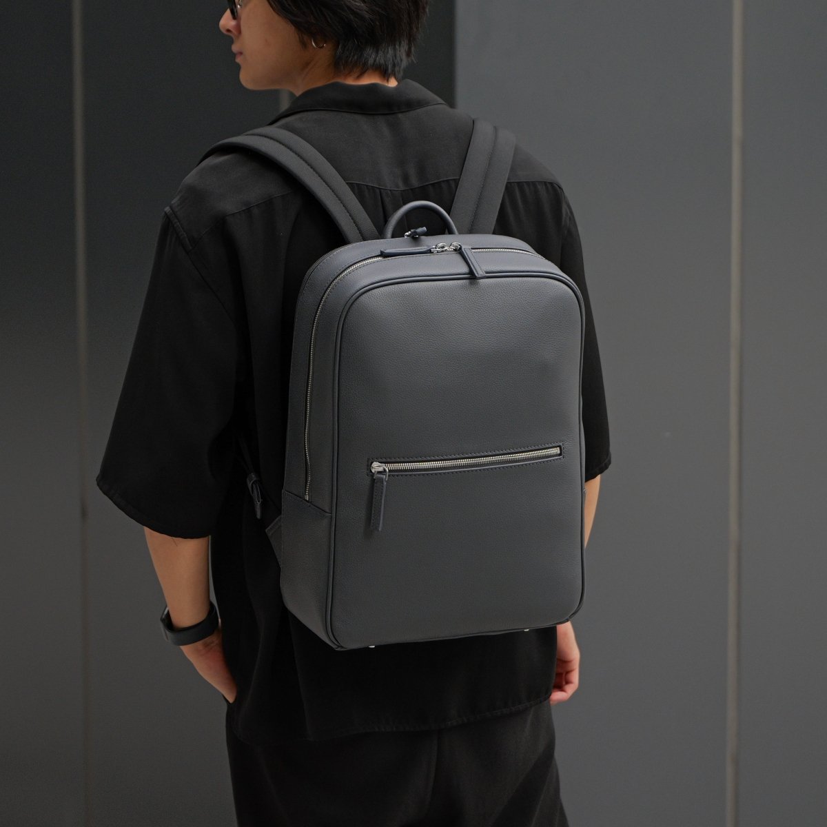 <受注生産：8月15日より順次発送予定>Full Grain Leather Backpack (Grey) - aucentic