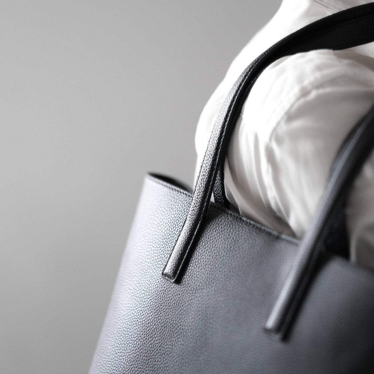 <受注生産：8月15日より順次発送予定>Italian Leather Casual Tote - aucentic