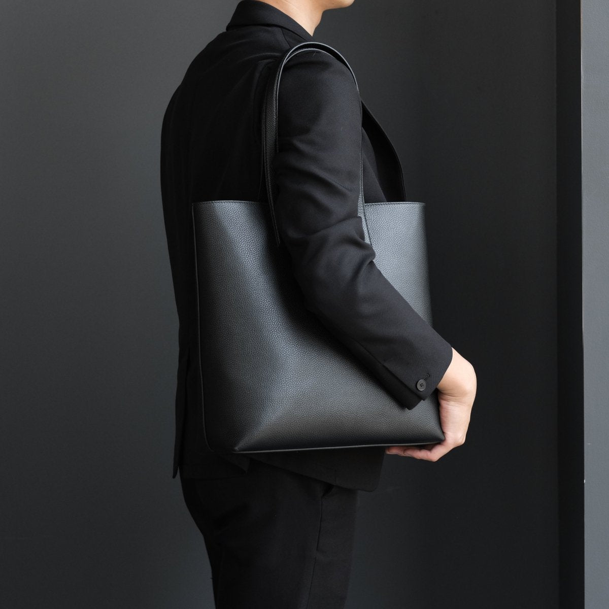 <受注生産：8月15日より順次発送予定>Italian Leather Casual Tote (Medium) - aucentic