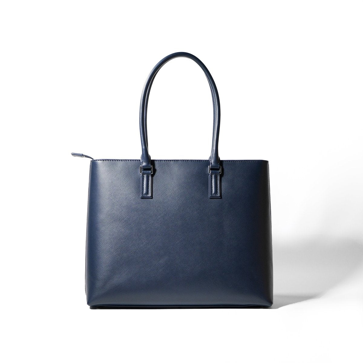 <受注生産：9月8日より順次発送予定>Italian Saffiano Leather Tote (Navy) - aucentic