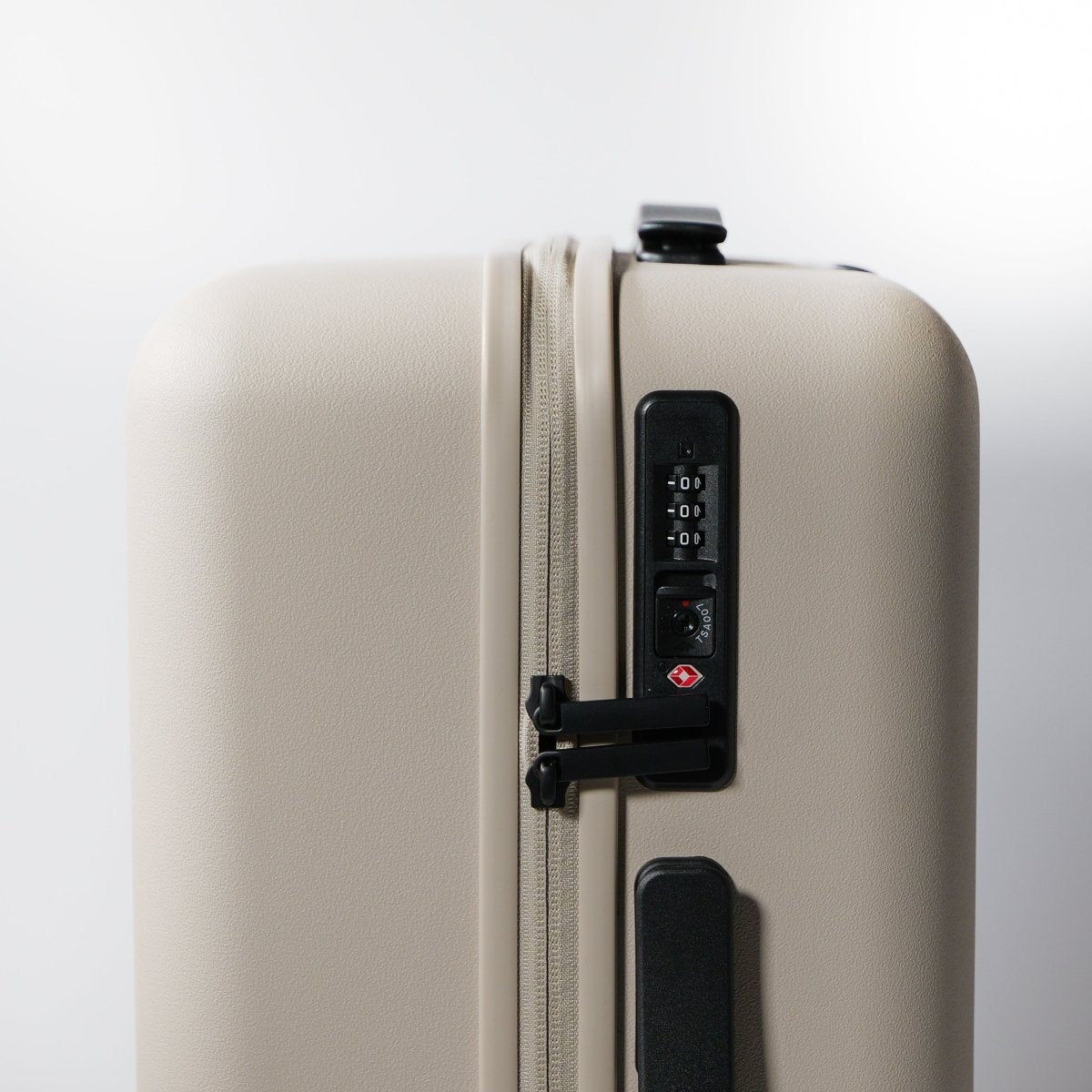 Essential Luxe Suitcase (Beige) - aucentic