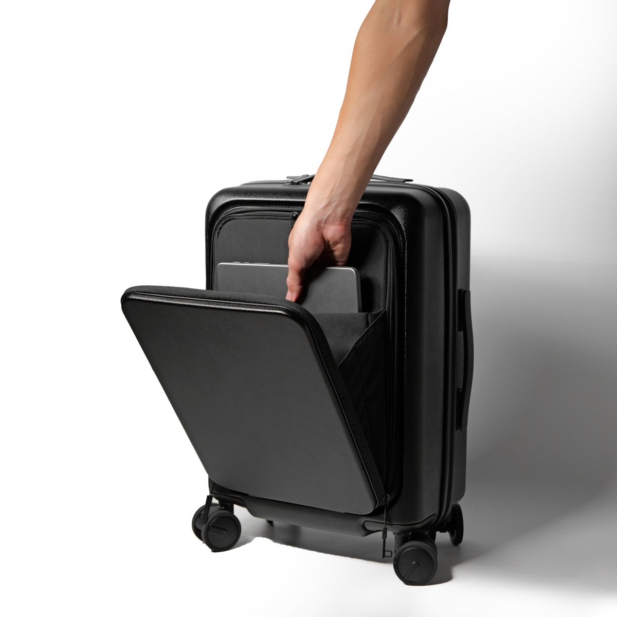 <受注生産>Essential Smart Suitcase - aucentic