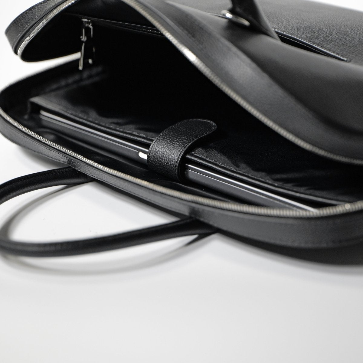 Italian Leather Smart Casual Brief - aucentic