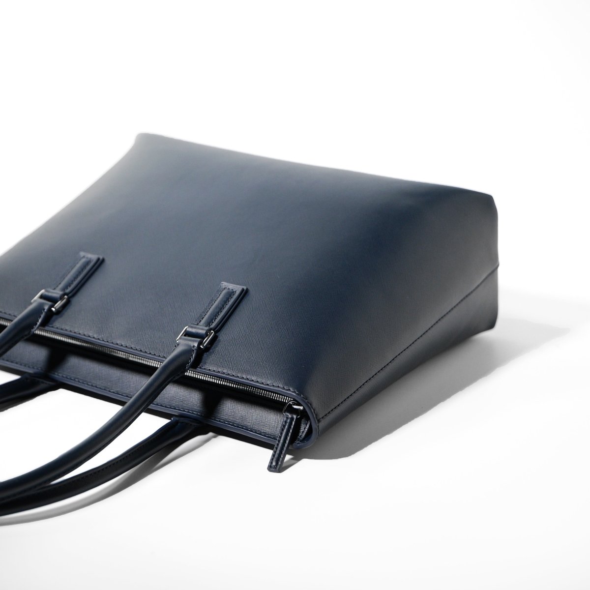 Italian Saffiano Leather Tote (Navy) - aucentic