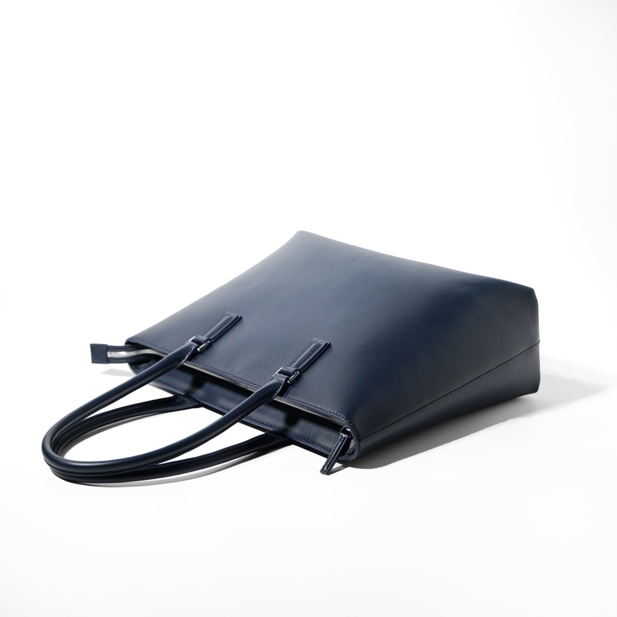 Italian Saffiano Leather Tote (Navy) - aucentic