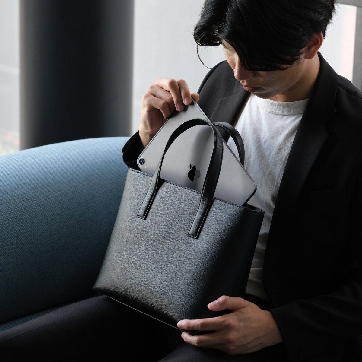 Saffiano Leather Small Tote (Black) - aucentic