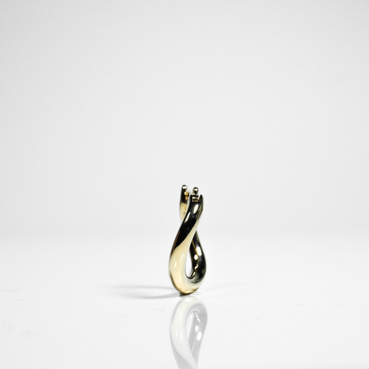 14K Solid Gold Wave Hoops - aucentic