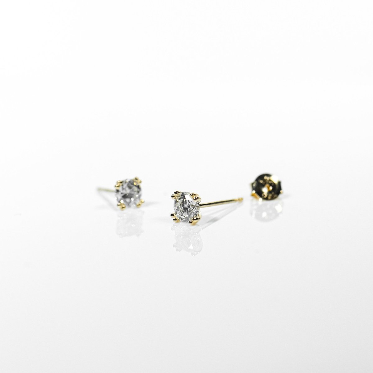 18K 0.3ct Lab Grown Diamond Studs (YG) - aucentic