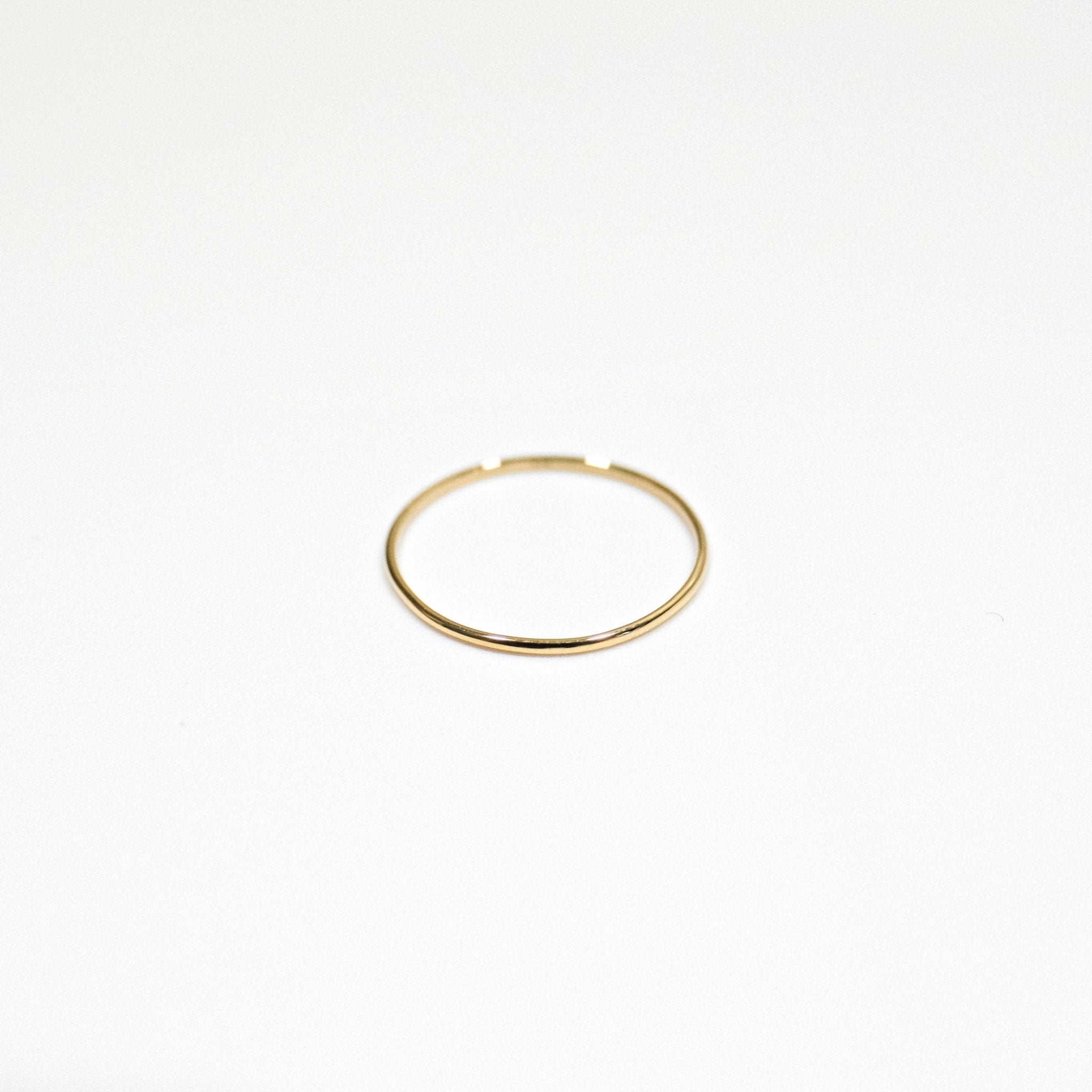 18k Solid Gold Skinny Ring - aucentic
