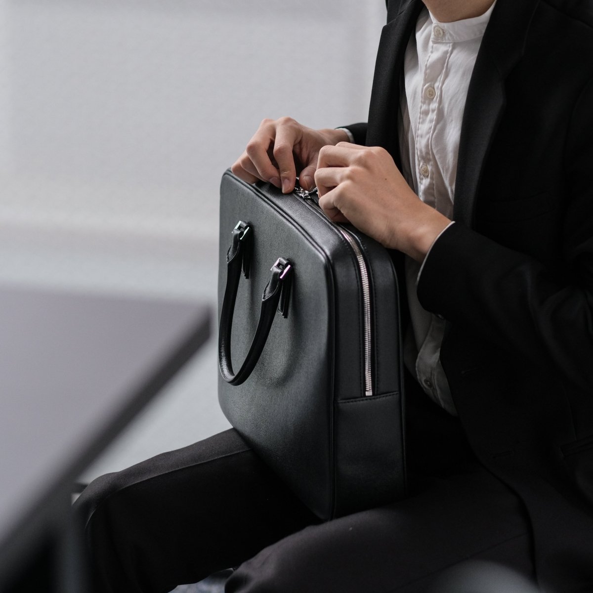 <受注生産 2月18日~順次発送予定>Italian Saffiano Leather Briefcase - aucentic