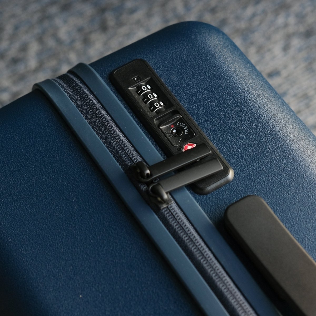 Essential Luxe Suitcase（Dark Blue） - aucentic