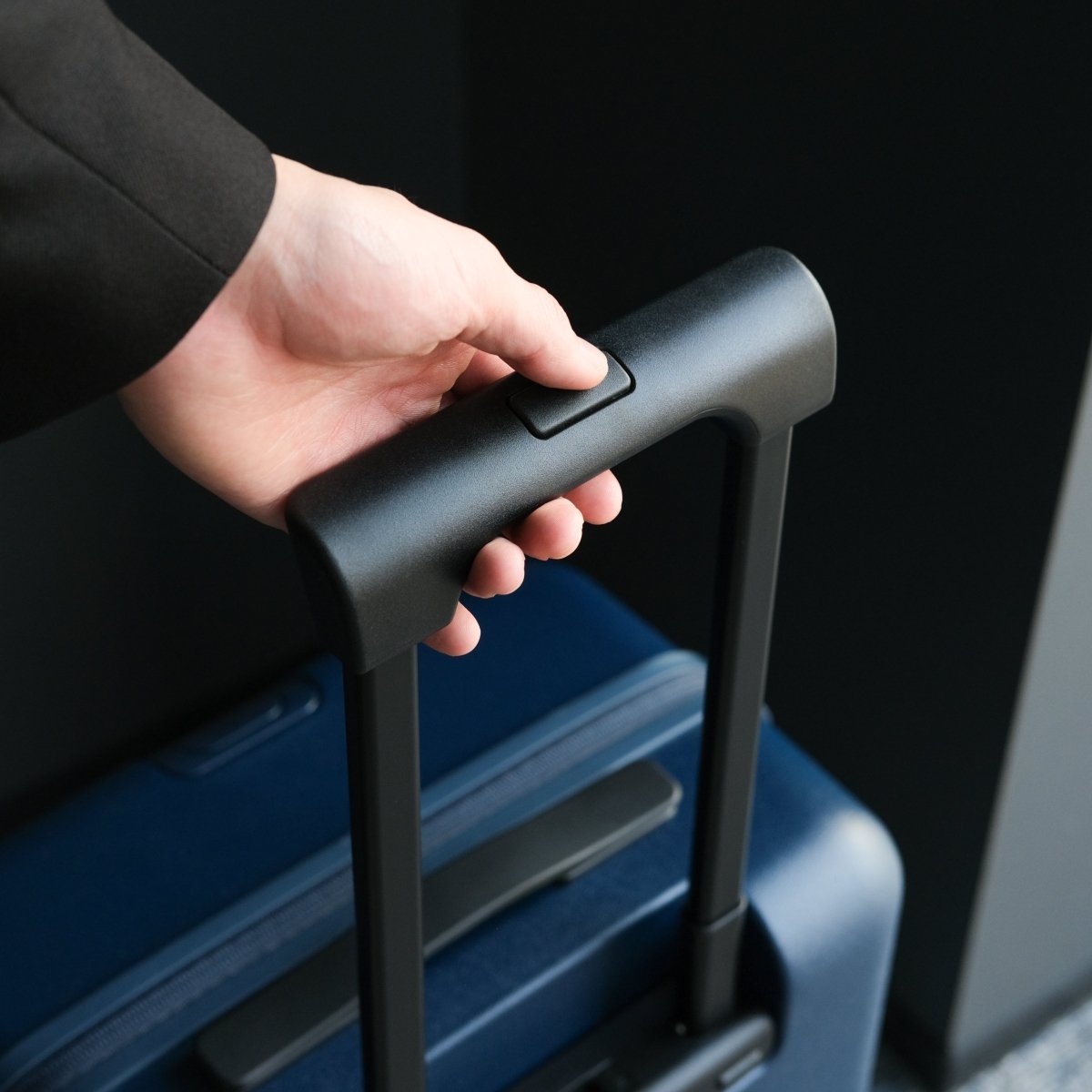 Essential Luxe Suitcase（Dark Blue） - aucentic