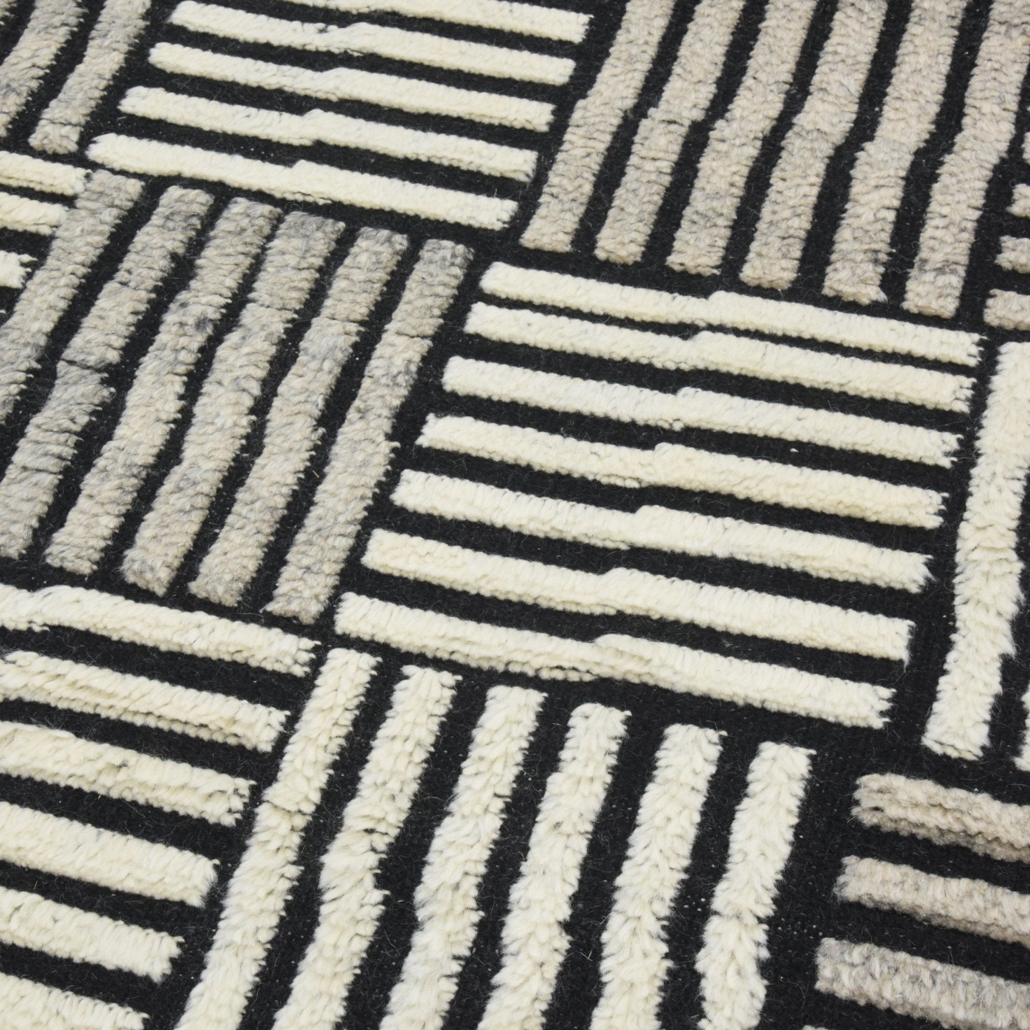 Hand Knotted Wool Rug 003 - aucentic